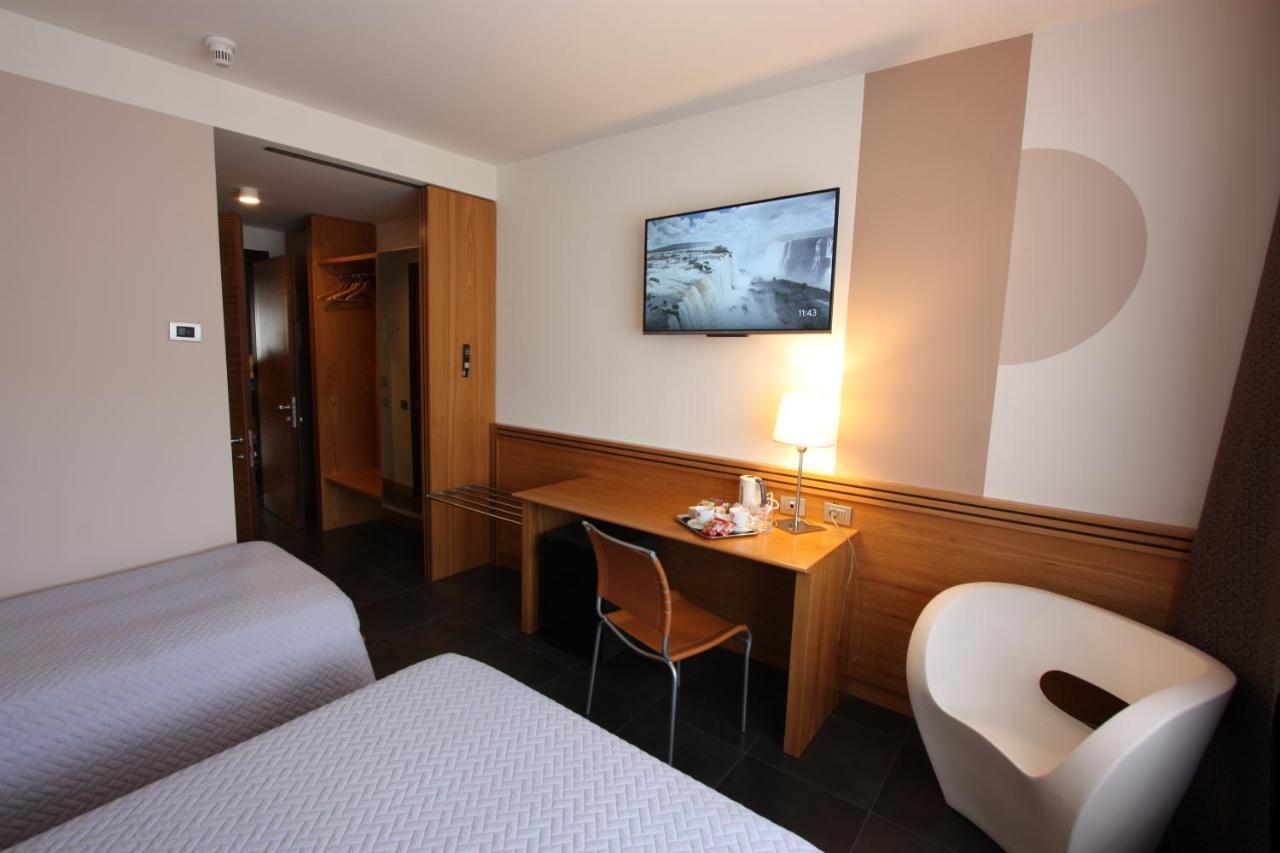 Hotel Europa Belluno Buitenkant foto