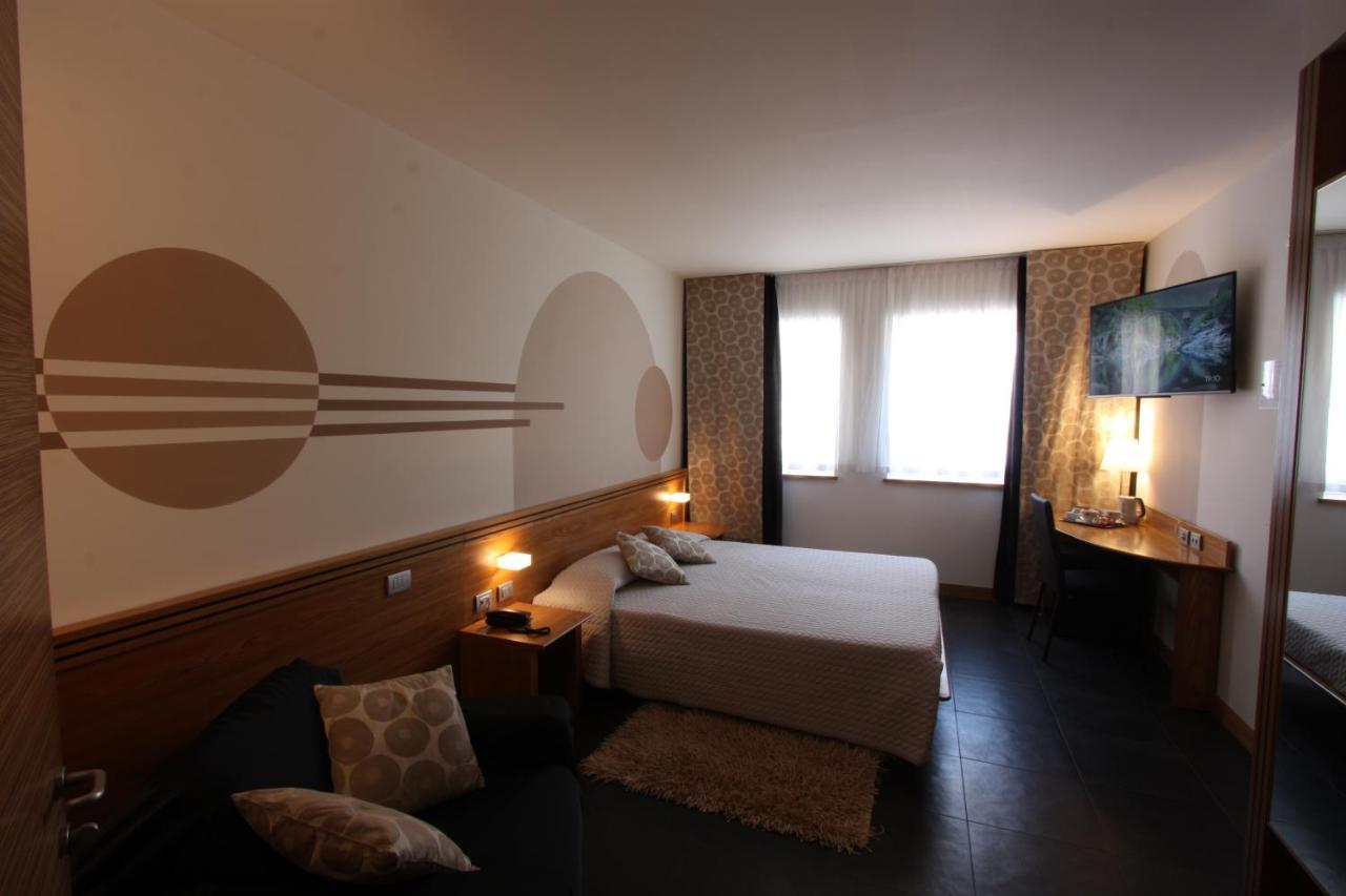 Hotel Europa Belluno Buitenkant foto