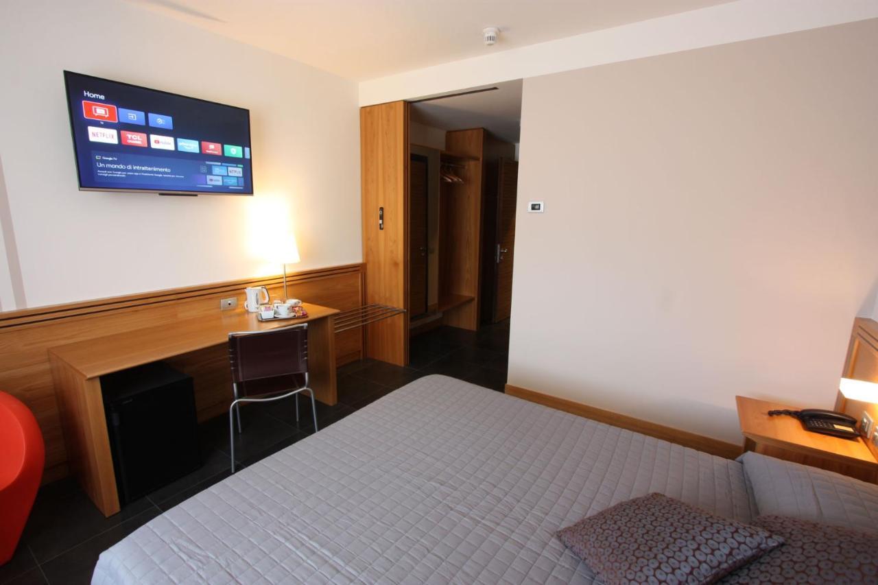 Hotel Europa Belluno Buitenkant foto