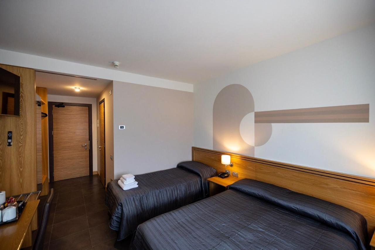 Hotel Europa Belluno Buitenkant foto