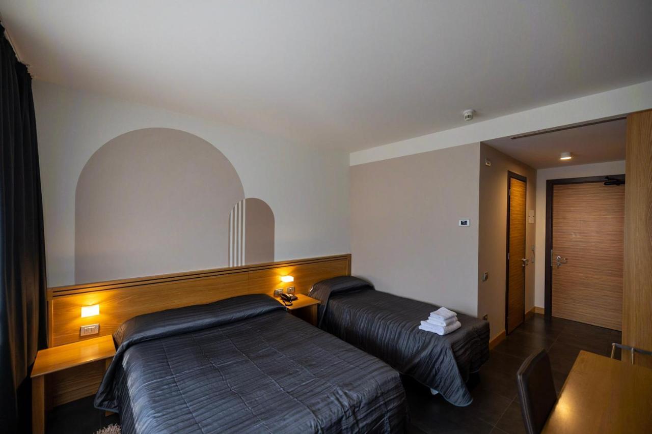 Hotel Europa Belluno Buitenkant foto