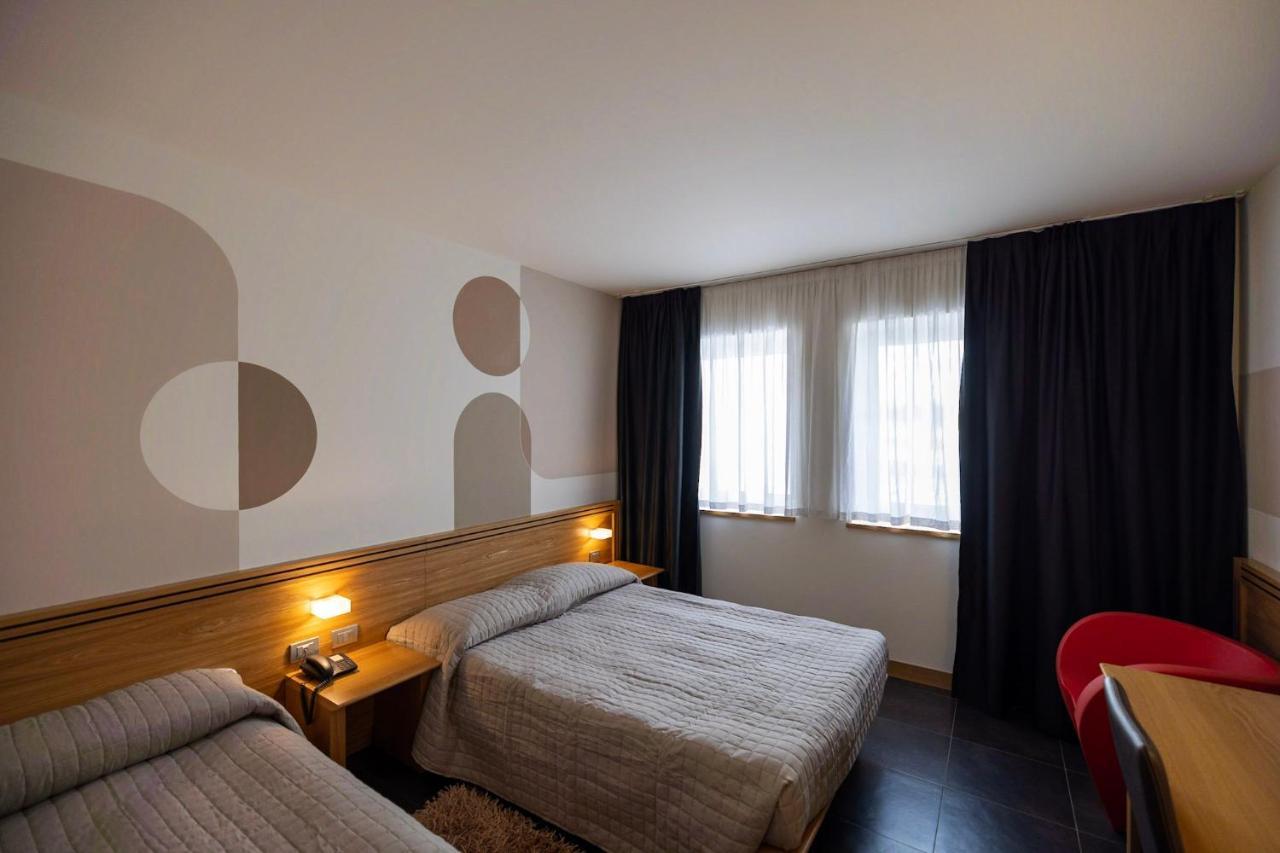 Hotel Europa Belluno Buitenkant foto