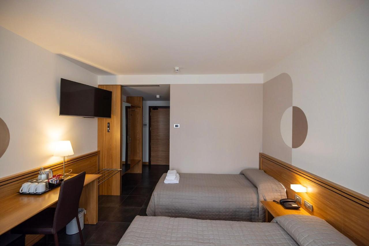 Hotel Europa Belluno Buitenkant foto